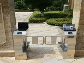 張家港伊頓花園別墅人行通道閘（護(hù)外人臉識別加擺閘)